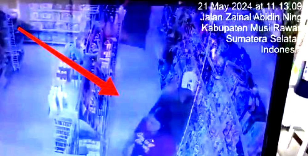 Viral! Pelaku Pencurian di Indomaret Tugumulyo Musi Rawas Terekam CCTV