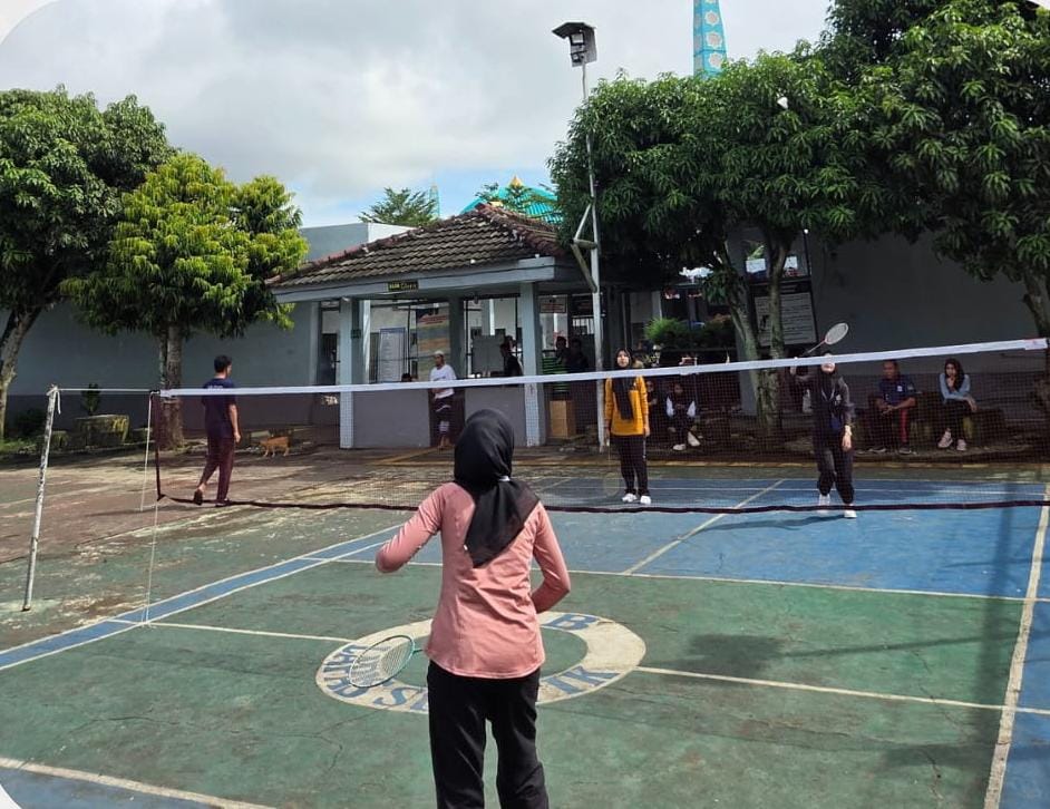 Jaga Kesehatan dan Kekompakan, Pegawai dan Peserta Magang Lapas Narkotika Muara Beliti Olahraga Pagi