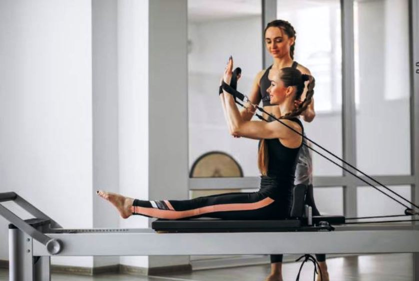 Pilates atau Yoga, Mana Olahraga yang Lebih Ringan dan Lebih Baik? Cek di Sini!