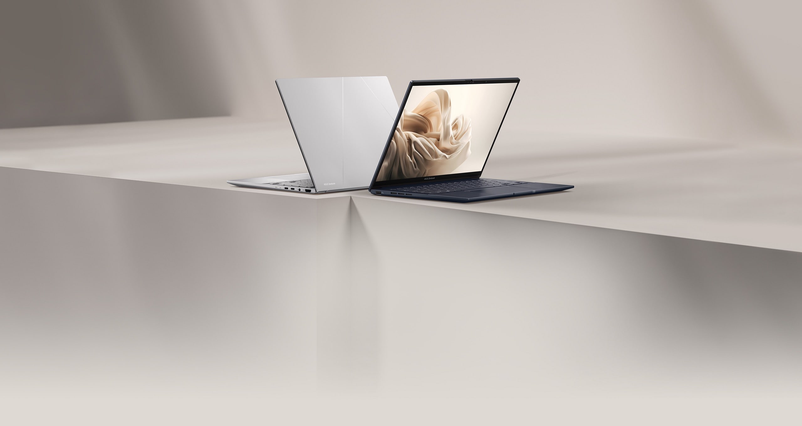 ASUS Zenbook 14 OLED UX3405: Laptop AI Tipis, Ringan & Layar Sentuh 3K