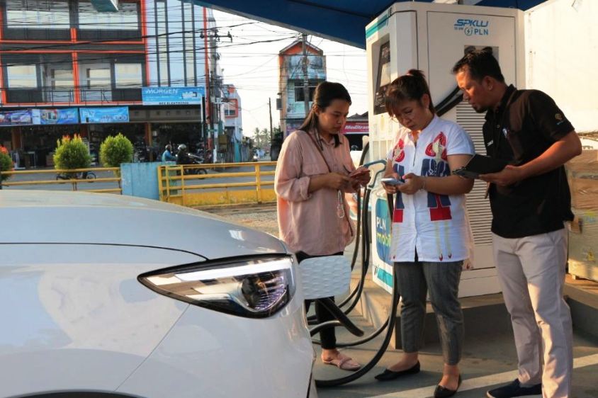 PLN UP3 Lubuklinggau Terus Perkuat Pelayanan, Masyarakat Akui Kemantapan Manfaatkan SPKLU