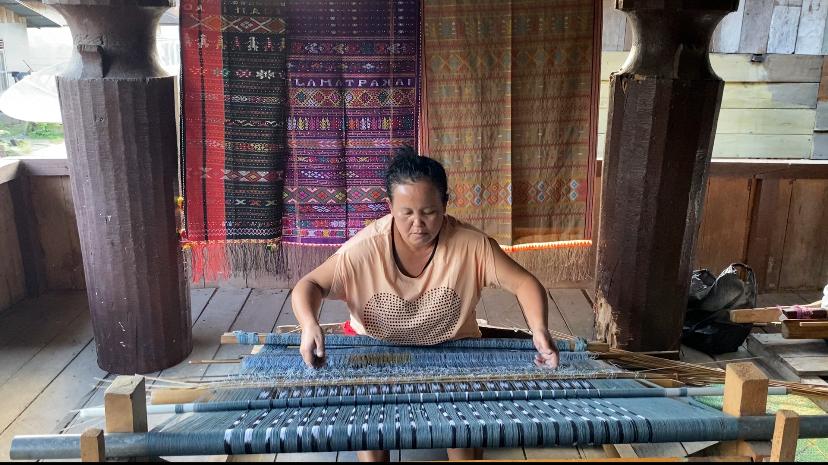 Berkat Program Klasterkuhidupku BRI, Klaster Usaha Tenun Ulos Ini Sukses Bangkit dan Berdayakan Kaum Wanita 