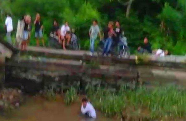Viral! Siswa SMP di Kertapati Palembang Dibully dan Diceburkan ke Sungai, Keluarga Lapor Polisi