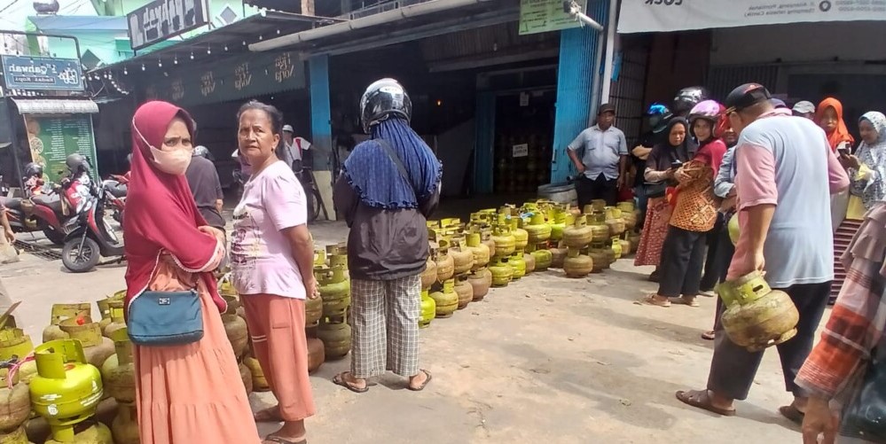 Kelangkaan Elpiji 3 Kg: Harga Melonjak, Warga Mengeluh