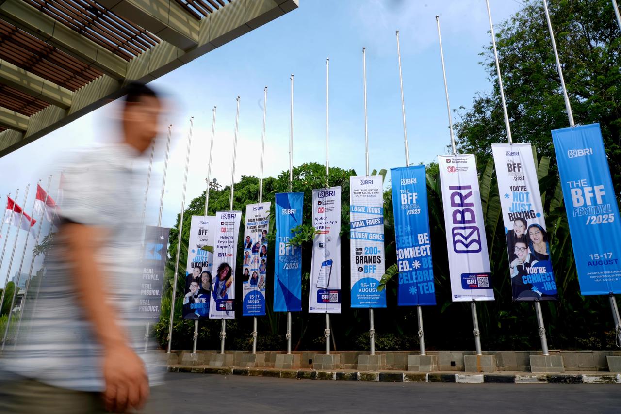 Dengan BRI Mobile Banking Transaksi Semakin Mudah dan Cepat