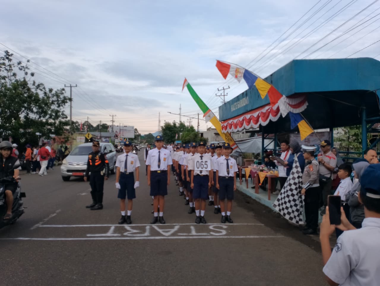 Semarak HUT RI ke-80, Pelepasan Gerak Jalan SMP/MTs Putra dan Putri di Lubuklinggau