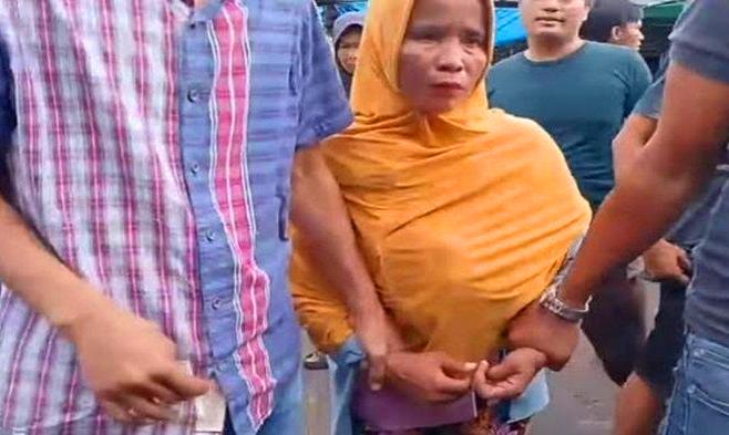 Emak-Emak Nyaris Diamuk Massa Usai Ketahuan Mencopet di Pasar Induk Jakabaring Palembang