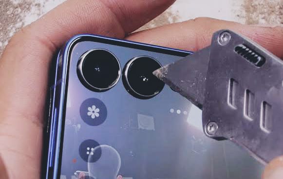 Samsung Galaxy Z Flip 7 Lolos Tes Ekstrem: Dibengkokkan 4 Kali hingga Dibakar, Tetap Tangguh