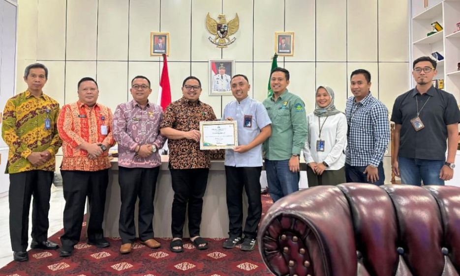 Pelunasan Rekening PJU Tepat Waktu: Walikota Bengkulu Dapat Penghargaan dari PLN