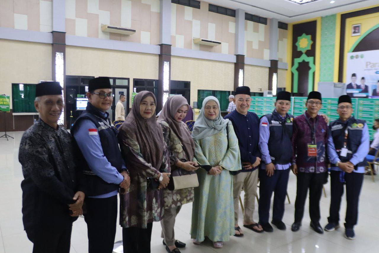 Kedatangan JCH Lubuk Linggau di Asrama Haji Palembang Disambut Wakil Wali Kota 