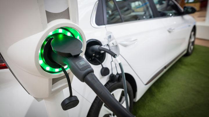 Harga BBM Naik, Mobil Listrik Kian Dilirik: Sudah Siapkah Digunakan Secara Luas?