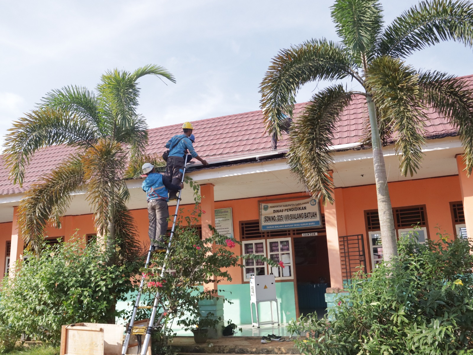 Semarak Kemerdekaan! PLN Hadirkan Energi Surya untuk Sekolah Terpencil, di Kabupaten Sarolangun