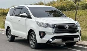 Cocok Untuk Liburan Bersama Keluarga: Harga Mobil Bekas Toyota Kijang Innova Reborn Bensin