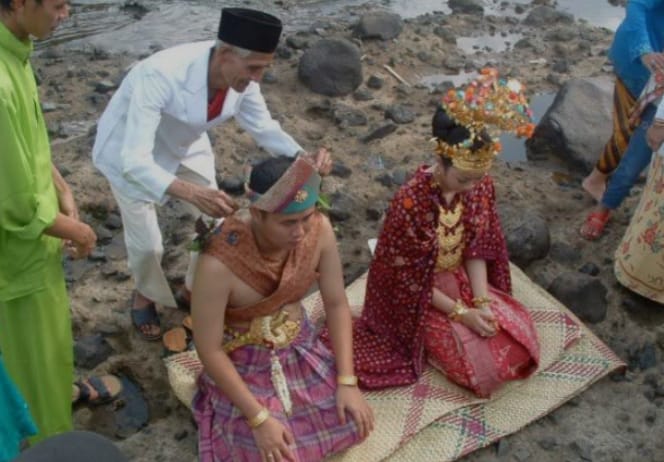 Unik Tradisi Mandi Kasai Dalam Pernikahan Bujang Gadis Sumatera Selatan, Yuk Simak!