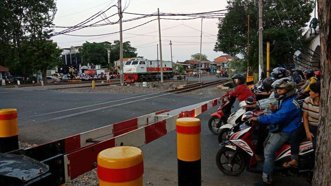 Jangan Abaikan Palang Kereta, Ini Dampak Fatal yang Mengintai Pengendara