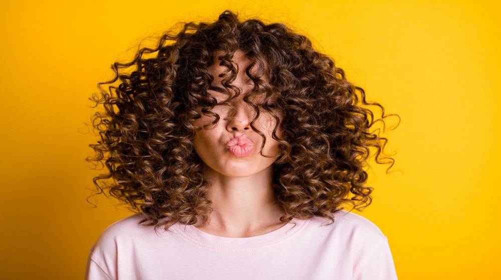 Rambut Anda Kriting ? Begini Cara Merawatnya, Jangan Sampai Salah !