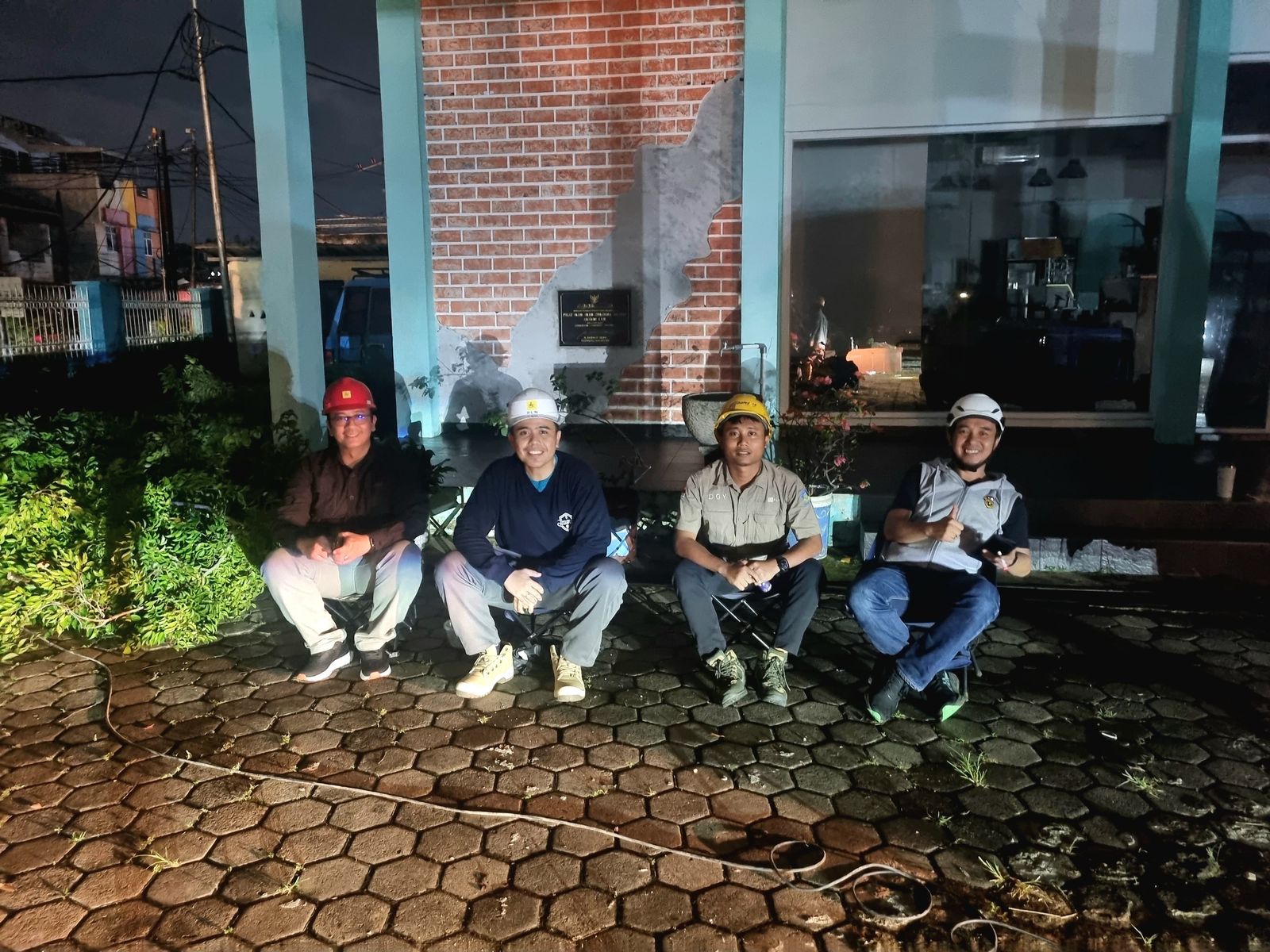 PLN Gerak Cepat Pulihkan Listrik Pasca Hujan Badai di Palembang, Layanan Kembali Normal dalam 6 Jam