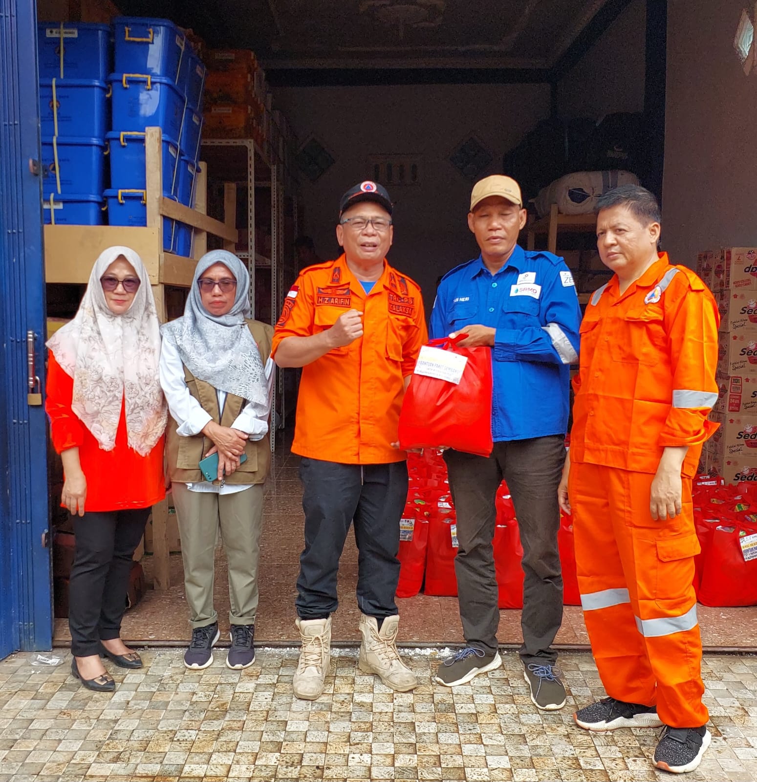 SKK Migas – KKKS Seleraya Merangin Dua Salurkan Bantuan Sembako untuk Korban Banjir Muratara