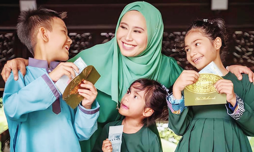 Bolehkah Orang Tua Menggunakan Uang THR Anak? Ini Penjelasannya