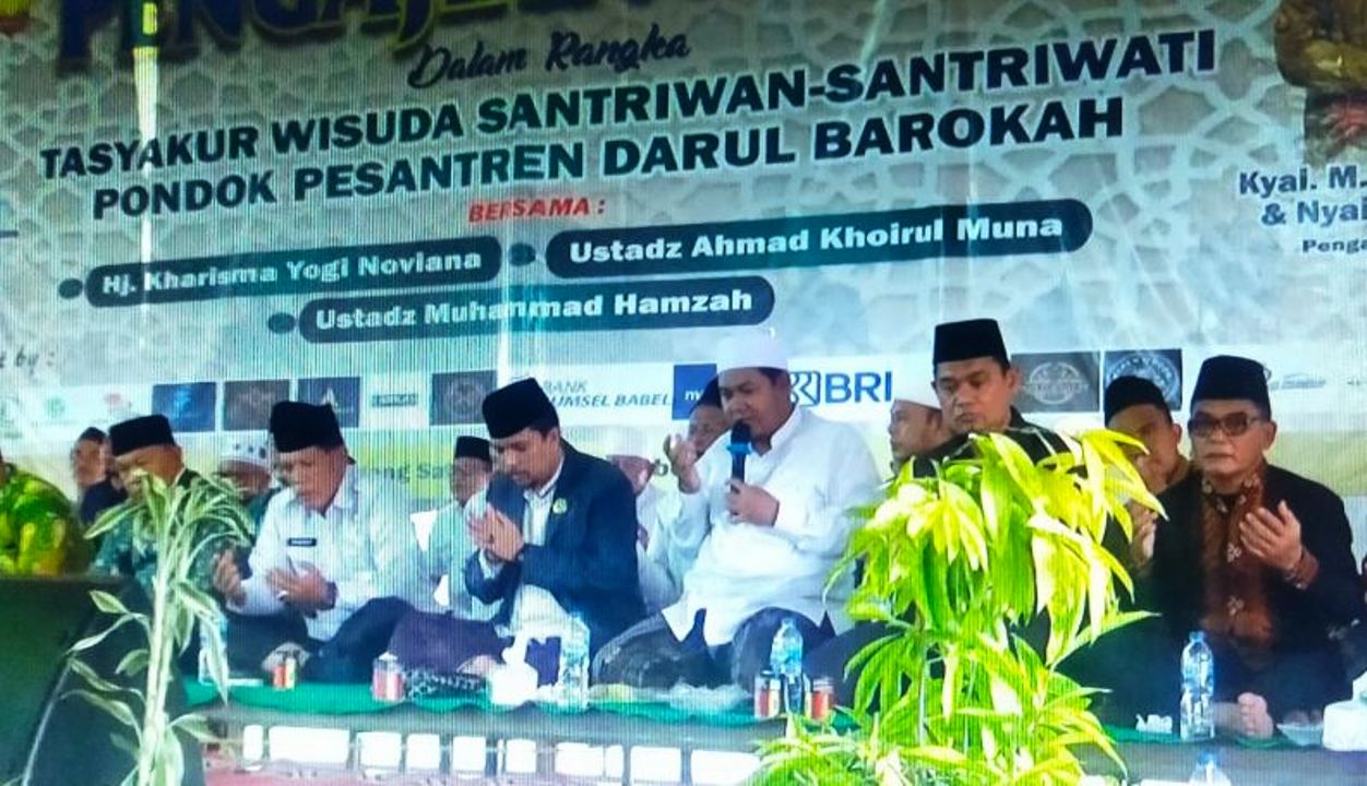 Pengajian Akbar dan Gebyar Sholawat Meriah, dalam Rangka Tasyakur Wisuda Santri Ponpes Darul Barokah  