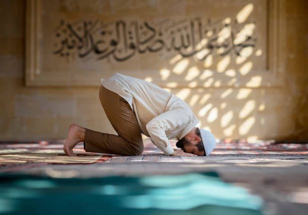 Salat Sudah Rajin tapi Kenapa Maksiat Masih Jalan?