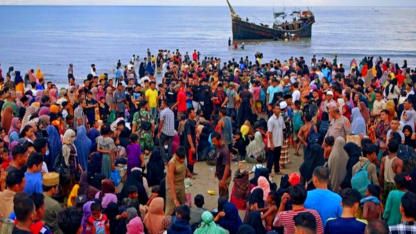 20 Kapal Rohingya Akan Mendarat di Indonesia Lagi, Direktur Amnesty: Harusnya Sediakan Fasilitas Lengkap
