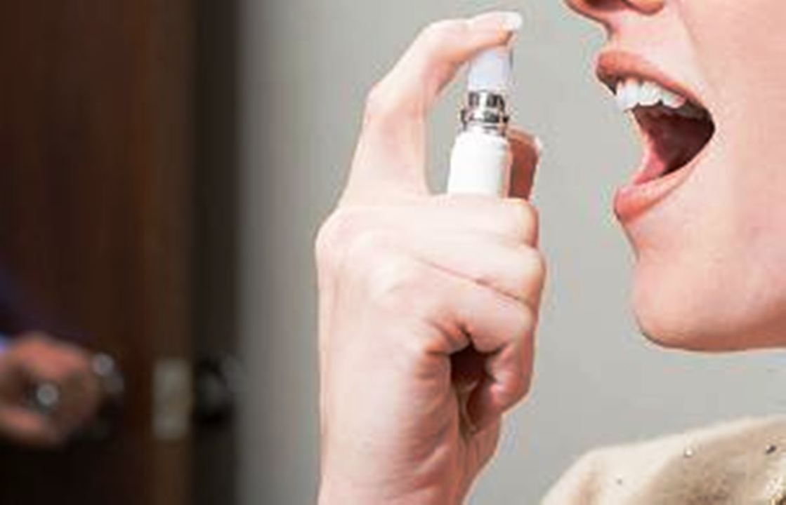 4 Pilihan Mouth Spray Terbaik untuk Atasi Bau Mulut