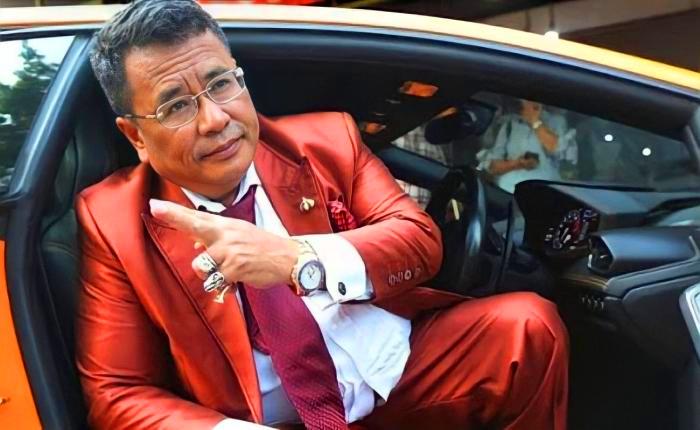 Hotman Paris Dilarikan ke Rumah Sakit di Singapura Akibat Keracunan Ikan Panggang