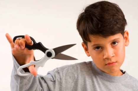 Main Sunat-Sunatan, Bocah TK di Solo Tanpa Sengaja Gunting Alat Vital Teman.