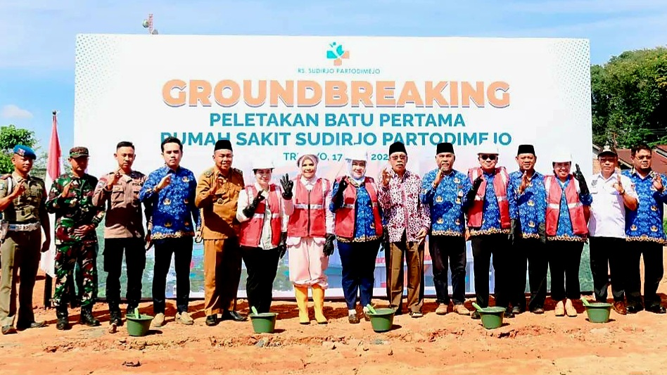 Bupati Musi Rawas Hj Ratna Machmud Hadiri Peletakan Batu Pertama RS Sudirjo Partodimejo 