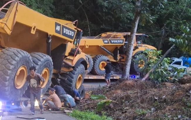 Kabar Hari Ini, Truk Trailer Alami Laka Tunggal di Jalan Kawasan Liku Sembilan Kepahiang