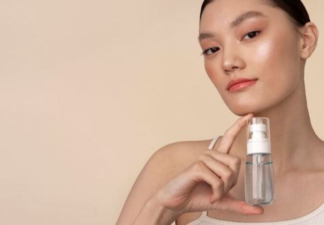 3 Kesalahan dalam Memakai Setting Spray, Malah Bikin Makeup Luntur