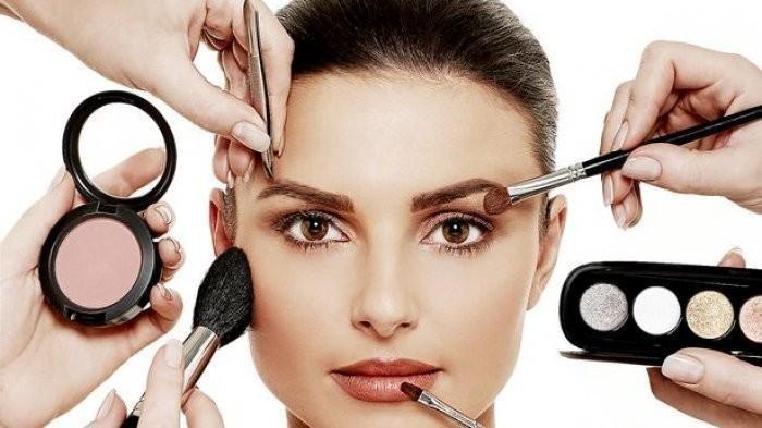 5 Urutan Make Up yang Tak Boleh Dilewatkan untuk Tampilan Sempurna