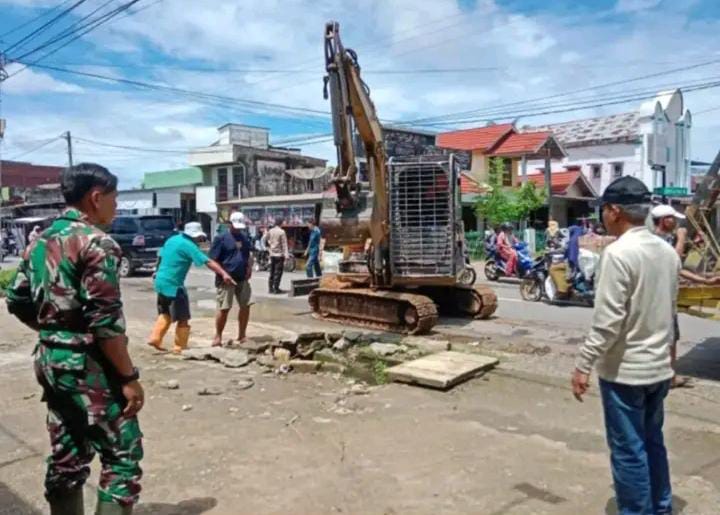 Wakil Bupati Musi Rawas Tinjau Lokasi Banjir di Pasar Megang Sakti, Masyarakat Apresiasi Tindakan Cepat