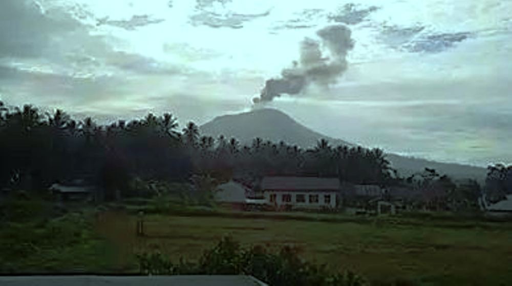 Erupsi Rabu Pagi Ini, Gunung Ibu Luncurkan Abu Vulkanik Setinggi 800 Meter