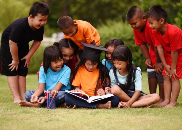 Pengaruh Kondisi Ekonomi Keluarga Terhadap Pendidikan Anak: Akses, Kualitas dan Peluang