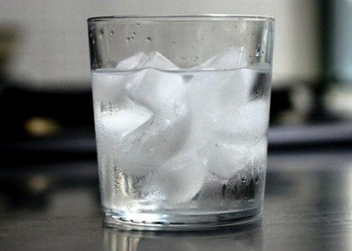 Apakah Minum Air Es Baik untuk Kesehatan? Berikut Penjelasannya 