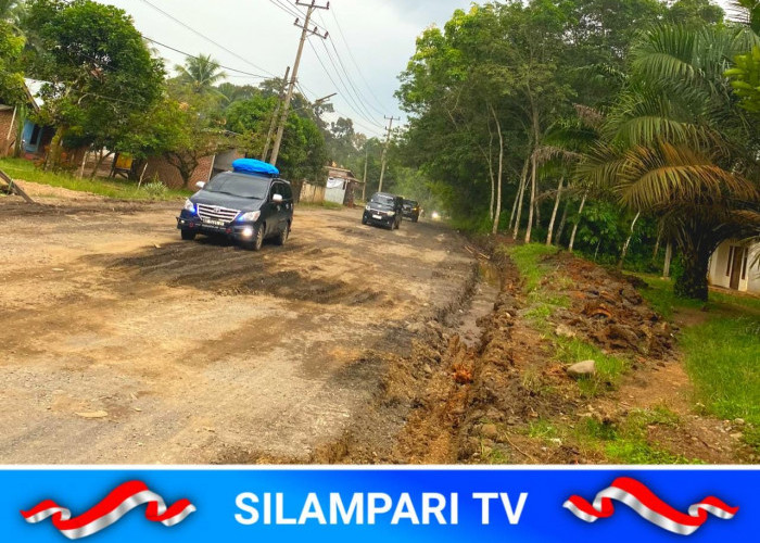Ruas Jalan Nasional di Desa Petunang Sudah Ditimbun Tanah, Warga Harap Perbaikan Permanen