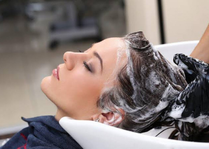 Jangan Asal Keramas! Ini 9 Kesalahan yang Bikin Rambut Kusam dan Kulit Kepala Bermasalah