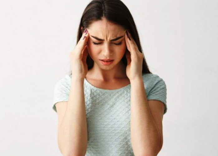 Apakah Anda Sering Mengalami Sakit Kepala Saat Bangun Tidur? Inilah 5 Penyebab dan Cara Mengatasinya!