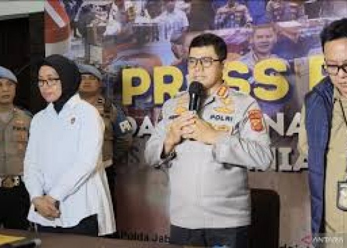 Polisi Buka Peluang Tetapkan Tersangka Baru Kasus Taufik Hidayat  Baca artikel CNN Indonesia 