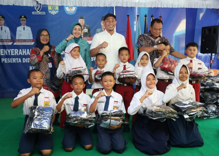 Sebanyak 8.267 Siswa Terima Seragam Sekolah Gratis SD-SMP Negeri dan Swasta se Kota Lubuklinggau