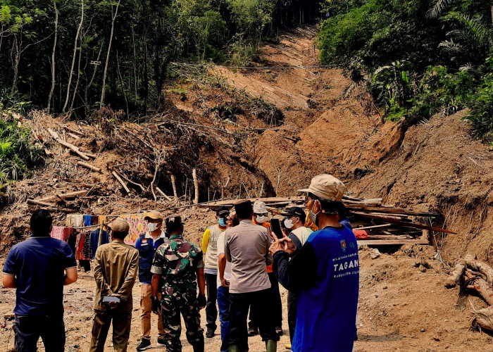 Longsor Terjang Cibeunying Cilacap: 2 Tewas, 21 Warga Masih Hilang