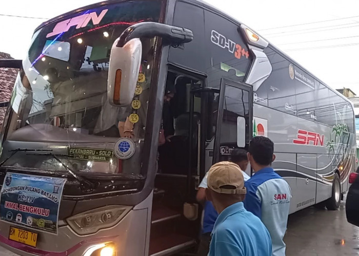 Rumah Makan Singgalang Jaya Buka Spesial Untuk Rombongan Pulang Basamo IKMAL