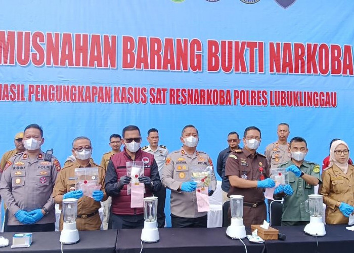Polres Lubuk Linggau Amankan 5 Tersangka , Musnahkan 1,4 Kilogram Sabu Hasil Pengungkapan 4 Kasus Narkoba