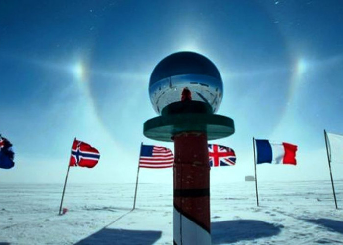 Keren! Pendaki Perempuan Asal Indonesia Pertamanya Capai Titik Ujung Kutub Selatan