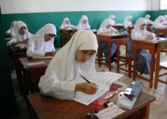 Latihan Soal PTS/STS Bahasa Indonesia Kelas 8 SMP Semester 2 Kurikulum Merdeka 2025 Lengkap dengan Kunci Jawab