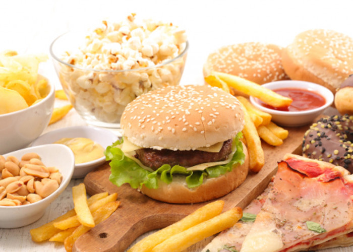 Wajib Tahu! Kenali 10 Bahaya Makan Junk Food Berlebihan