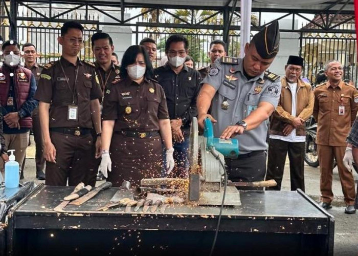 Kasi Binadik Lapas Lubuklinggau Hadiri Pemusnahaan Barang Bukti Di Kejaksaan Negeri Lubuklinggau