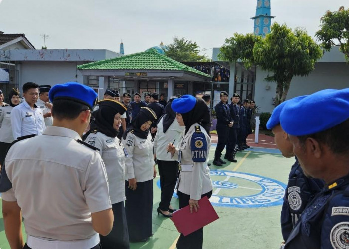 Disiplin Jadi Prioritas, Satops Patnal Lapas Narkotika Muara Beliti Lakukan Inspeksi Atribut Pegawai